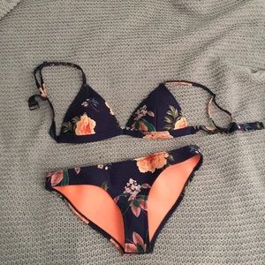 DELILAH - Foire Nero TRIANGL Swimsuit